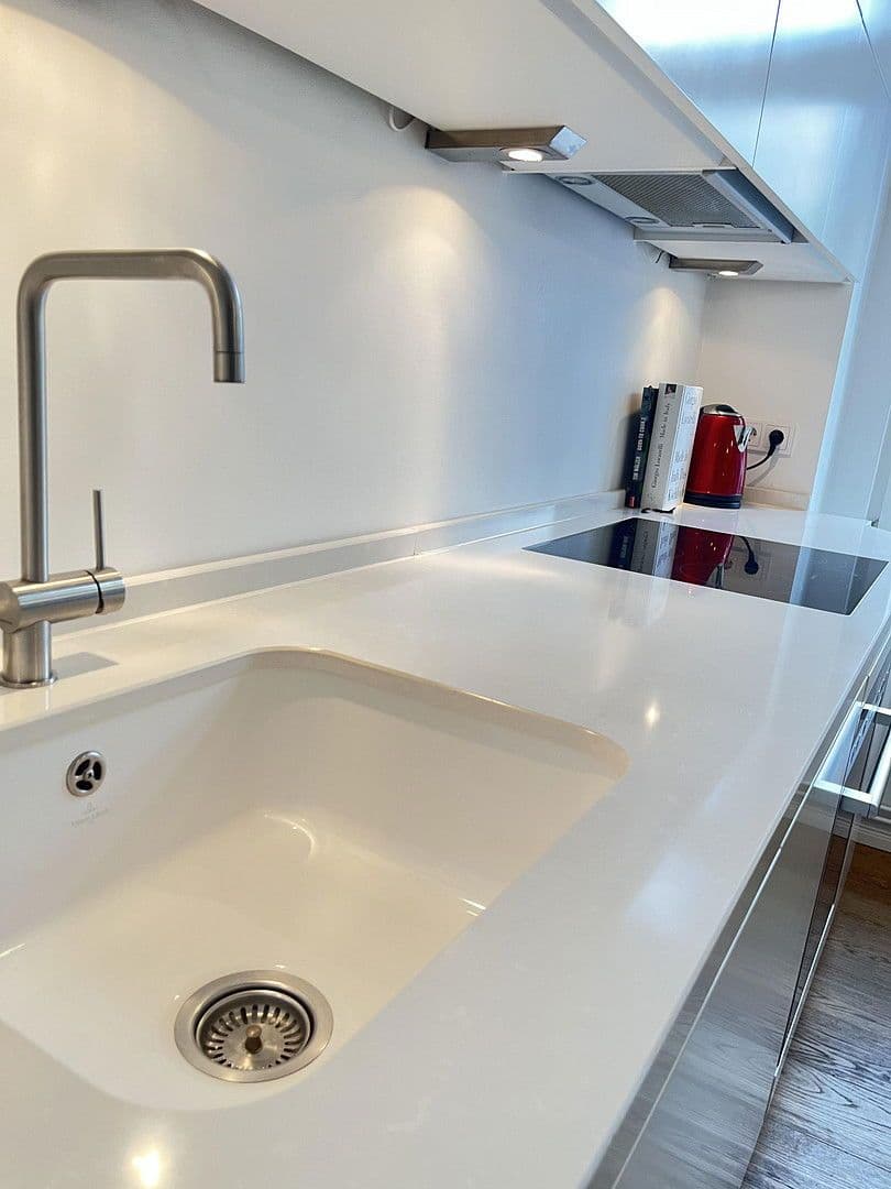 Prodej bytu 2+1 86 m², Naunynstr. 68, Berlin, Berlín Prodej bytu 2+1 86 m², Naunynstr. 68, Berlin, Berlín