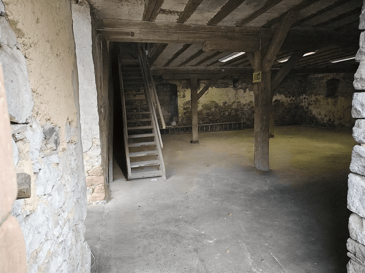 Pronájem nebytového prostoru 340 m², Steinfurther Hauptstraße 27, Bad Nauheim, Hessen Pronájem nebytového prostoru 340 m², Steinfurther Hauptstraße 27, Bad Nauheim, Hessen