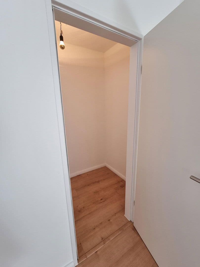 Pronájem bytu 3+1 100 m², Bergisch Gladbach, Severní Porýní-Vestfálsko Pronájem bytu 3+1 100 m², Bergisch Gladbach, Severní Porýní-Vestfálsko