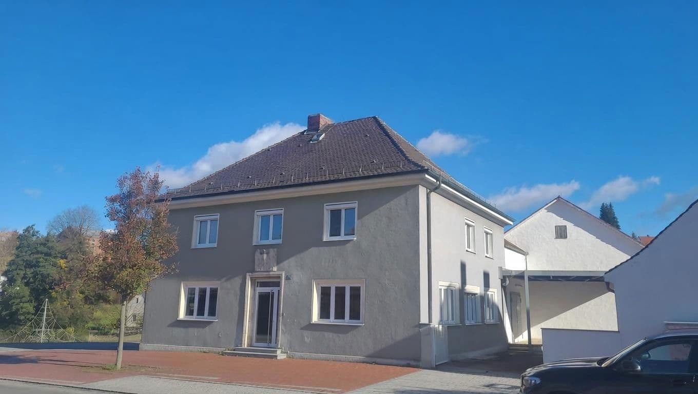 Pronájem nebytového prostoru 120 m², Max-von-Müller Strasse, Rottenburg a. d. Laaber, Bavorsko Pronájem nebytového prostoru 120 m², Max-von-Müller Strasse, Rottenburg a. d. Laaber, Bavorsko