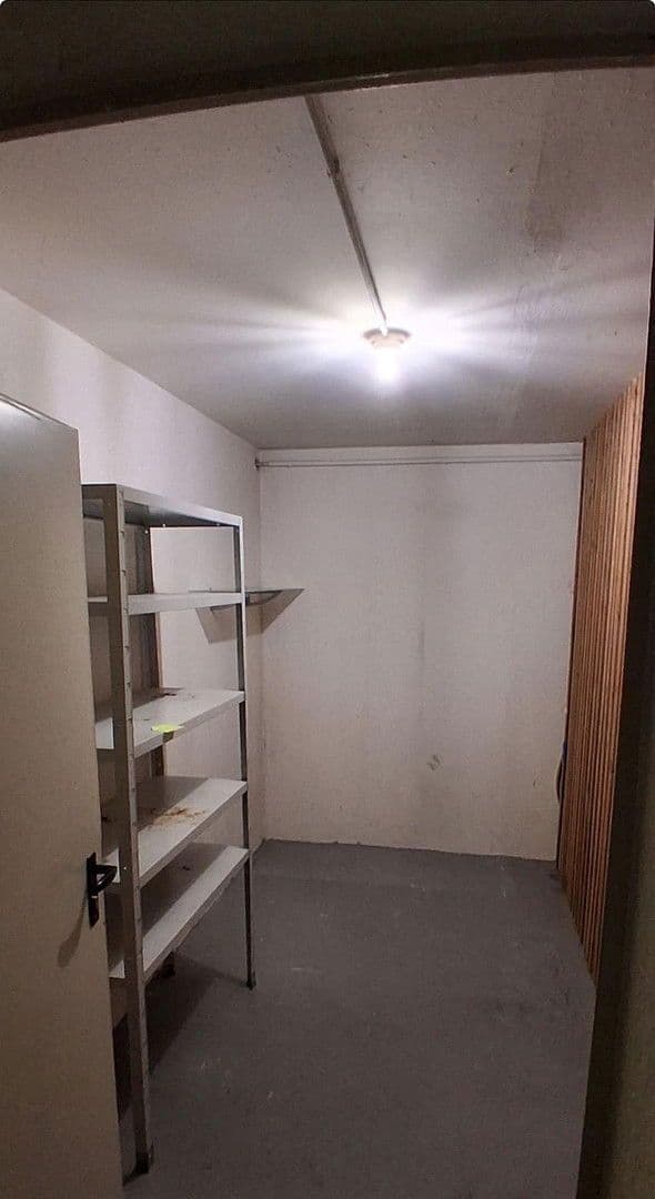 Pronájem bytu 1+1 35 m², Im Kolzental 20, Bad Urach, Bádensko-Württembersko Pronájem bytu 1+1 35 m², Im Kolzental 20, Bad Urach, Bádensko-Württembersko