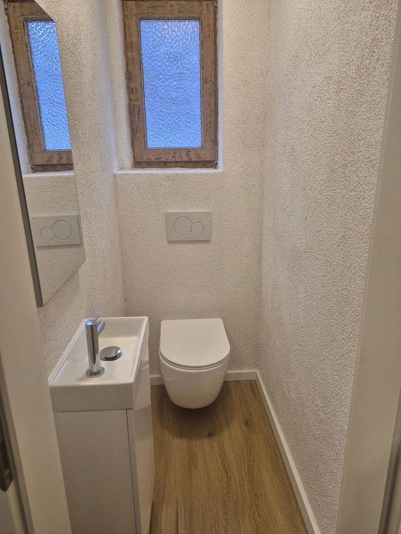 Pronájem bytu 5+kk 137 m², Schönaich, Bádensko-Württembersko Pronájem bytu 5+kk 137 m², Schönaich, Bádensko-Württembersko