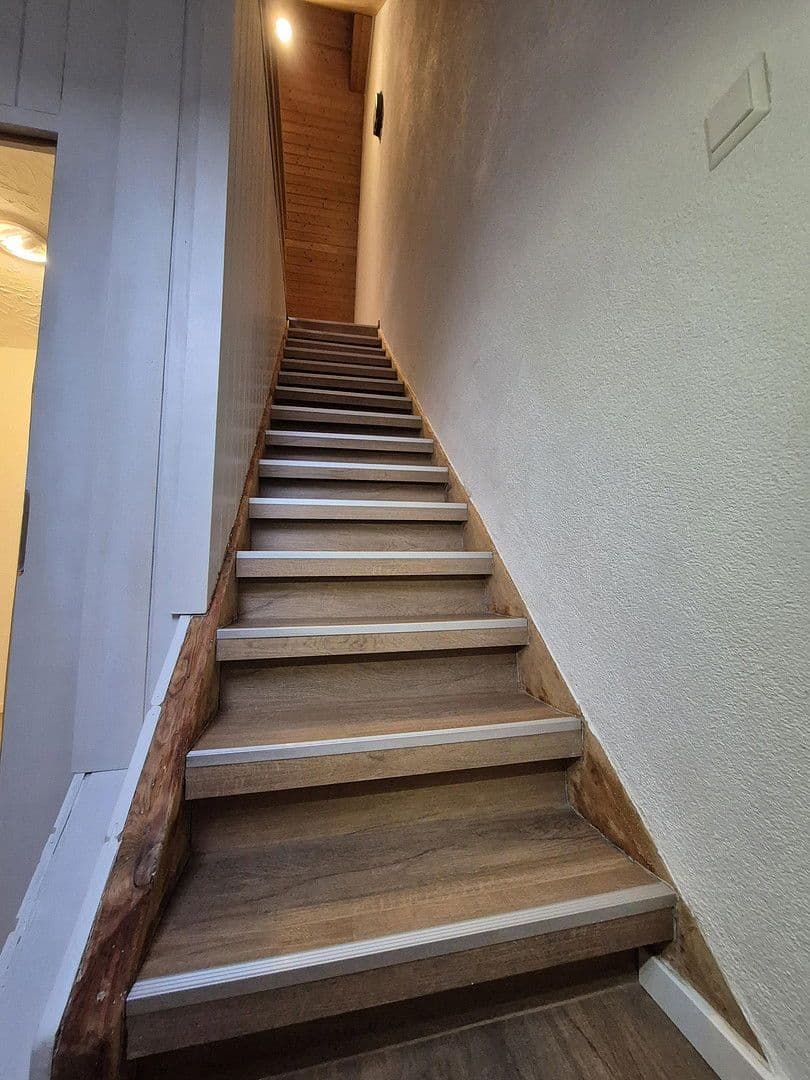 Pronájem bytu 5+kk 137 m², Schönaich, Bádensko-Württembersko Pronájem bytu 5+kk 137 m², Schönaich, Bádensko-Württembersko