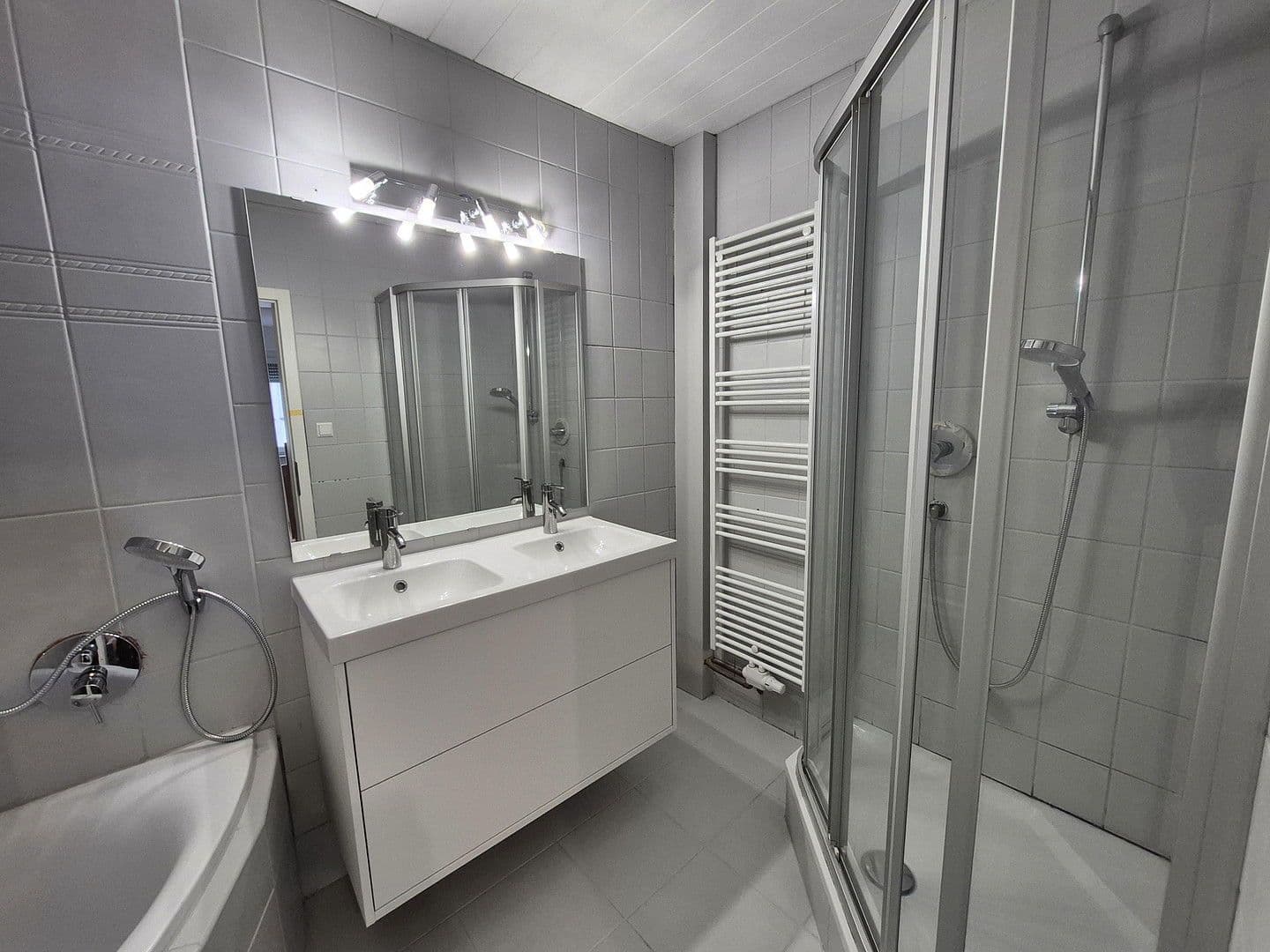 Pronájem bytu 5+kk 137 m², Schönaich, Bádensko-Württembersko Pronájem bytu 5+kk 137 m², Schönaich, Bádensko-Württembersko