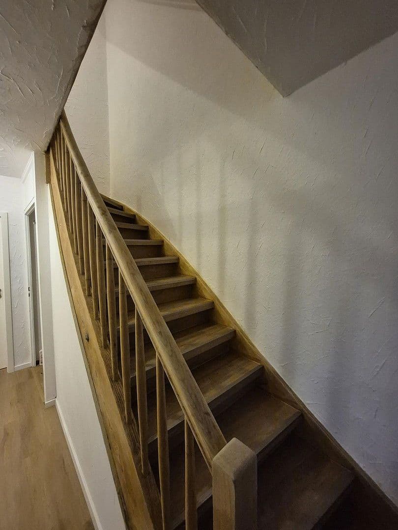 Pronájem bytu 5+kk 137 m², Schönaich, Bádensko-Württembersko Pronájem bytu 5+kk 137 m², Schönaich, Bádensko-Württembersko