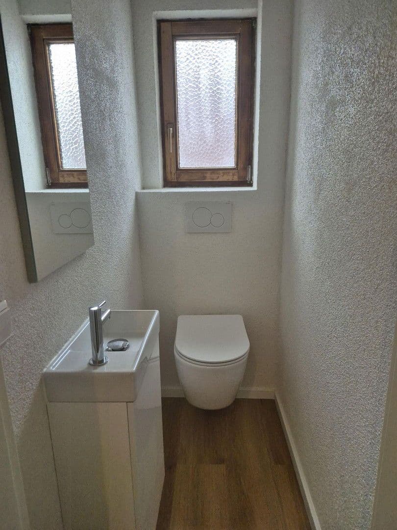 Pronájem bytu 5+kk 137 m², Schönaich, Bádensko-Württembersko Pronájem bytu 5+kk 137 m², Schönaich, Bádensko-Württembersko