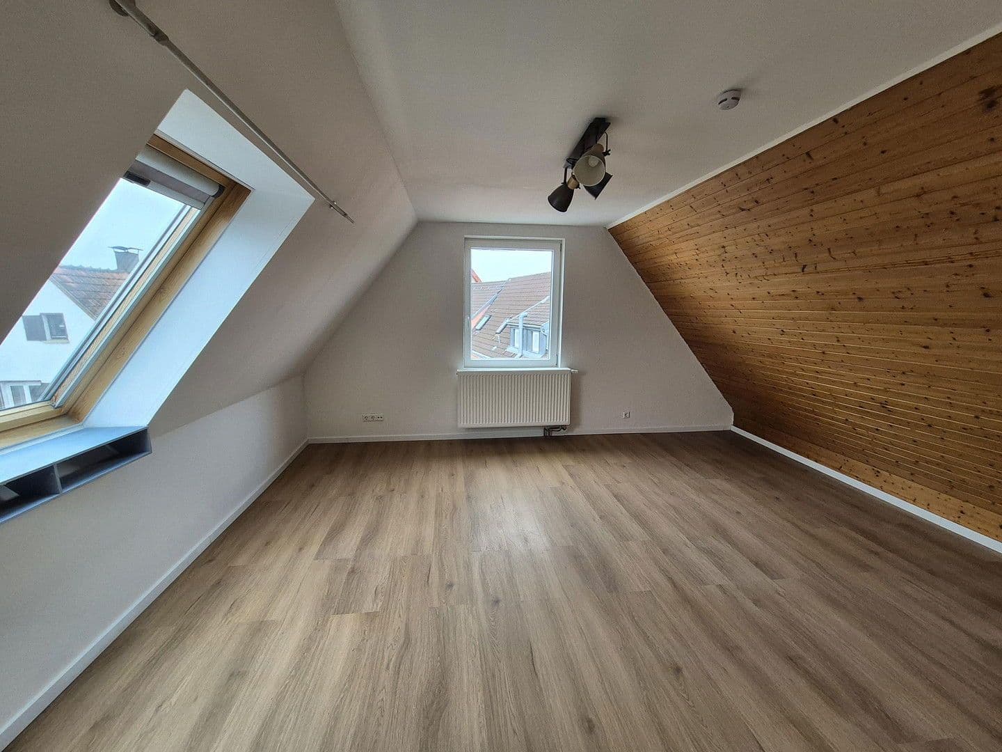 Pronájem bytu 5+kk 137 m², Schönaich, Bádensko-Württembersko Pronájem bytu 5+kk 137 m², Schönaich, Bádensko-Württembersko