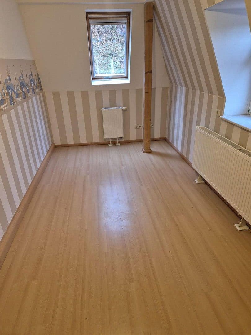 Pronájem bytu 3+1 98 m², Bahnhofstrasse 03, Schwarzenberg/Erzgebirge, Sasko Pronájem bytu 3+1 98 m², Bahnhofstrasse 03, Schwarzenberg/Erzgebirge, Sasko