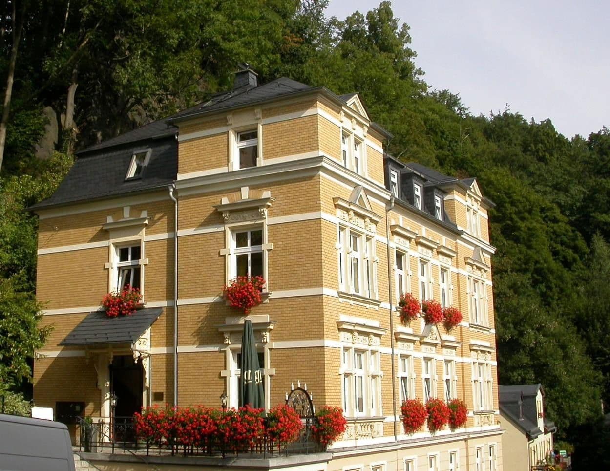 Pronájem bytu 3+1 98 m², Bahnhofstrasse 03, Schwarzenberg/Erzgebirge, Sasko Pronájem bytu 3+1 98 m², Bahnhofstrasse 03, Schwarzenberg/Erzgebirge, Sasko