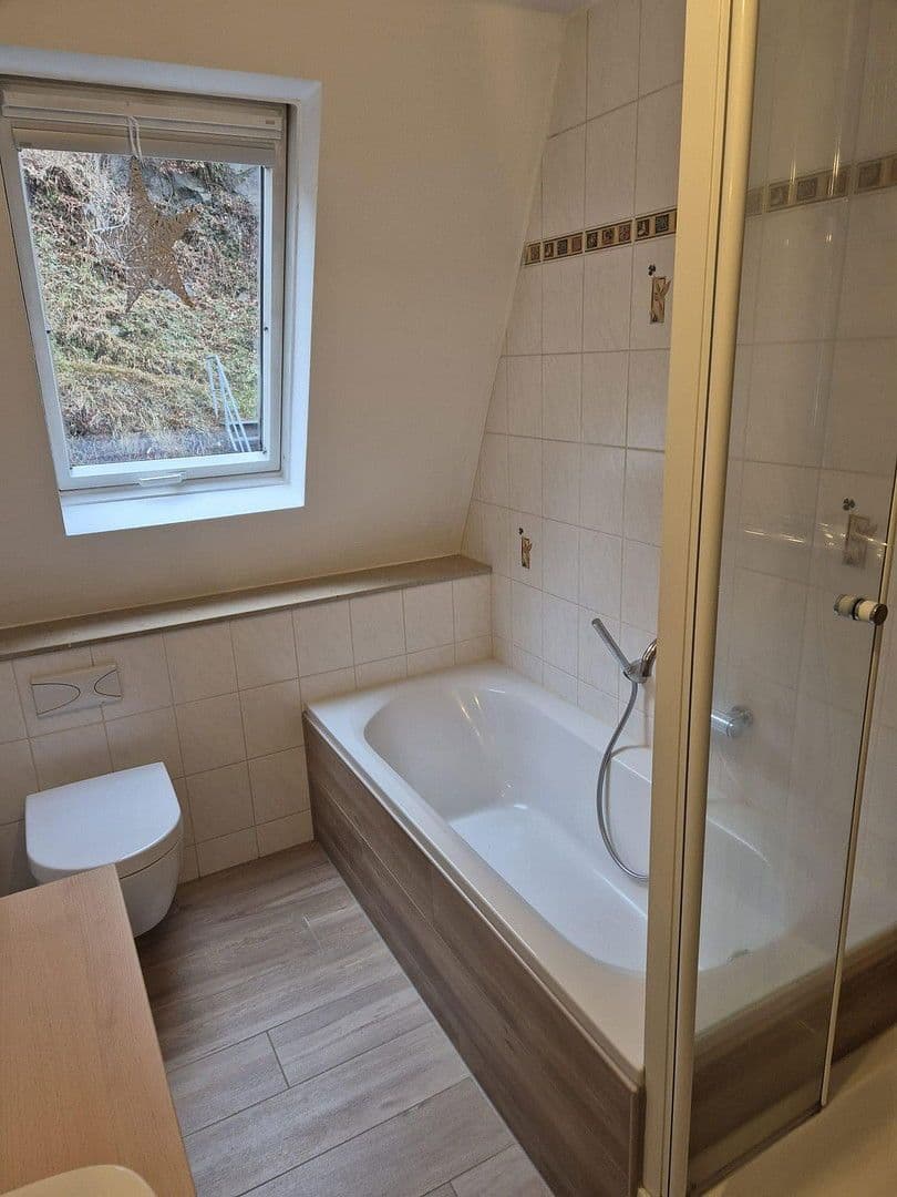 Pronájem bytu 3+1 98 m², Bahnhofstrasse 03, Schwarzenberg/Erzgebirge, Sasko Pronájem bytu 3+1 98 m², Bahnhofstrasse 03, Schwarzenberg/Erzgebirge, Sasko