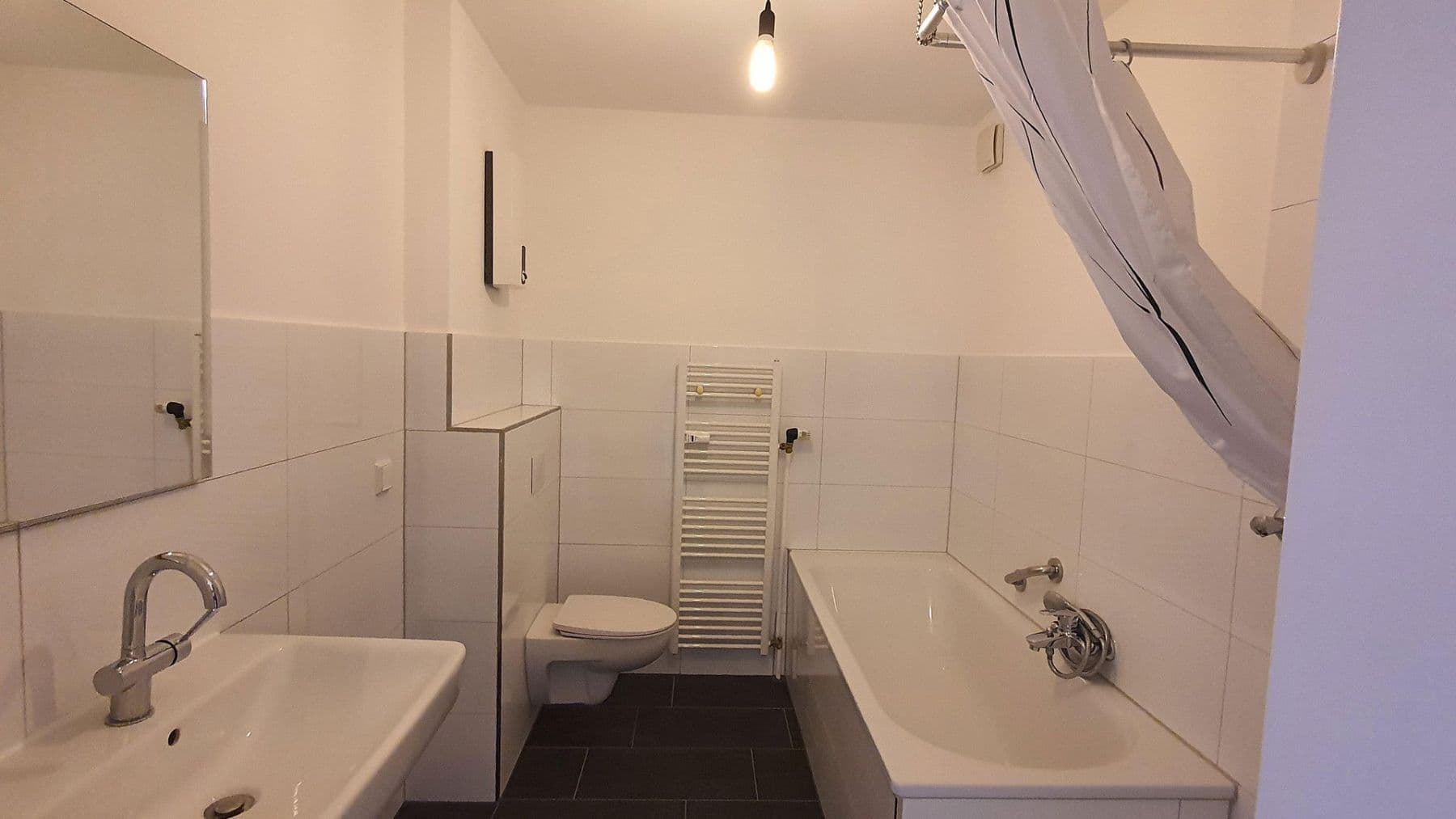 Pronájem bytu 3+kk 82 m², Duisburg, Severní Porýní-Vestfálsko Pronájem bytu 3+kk 82 m², Duisburg, Severní Porýní-Vestfálsko