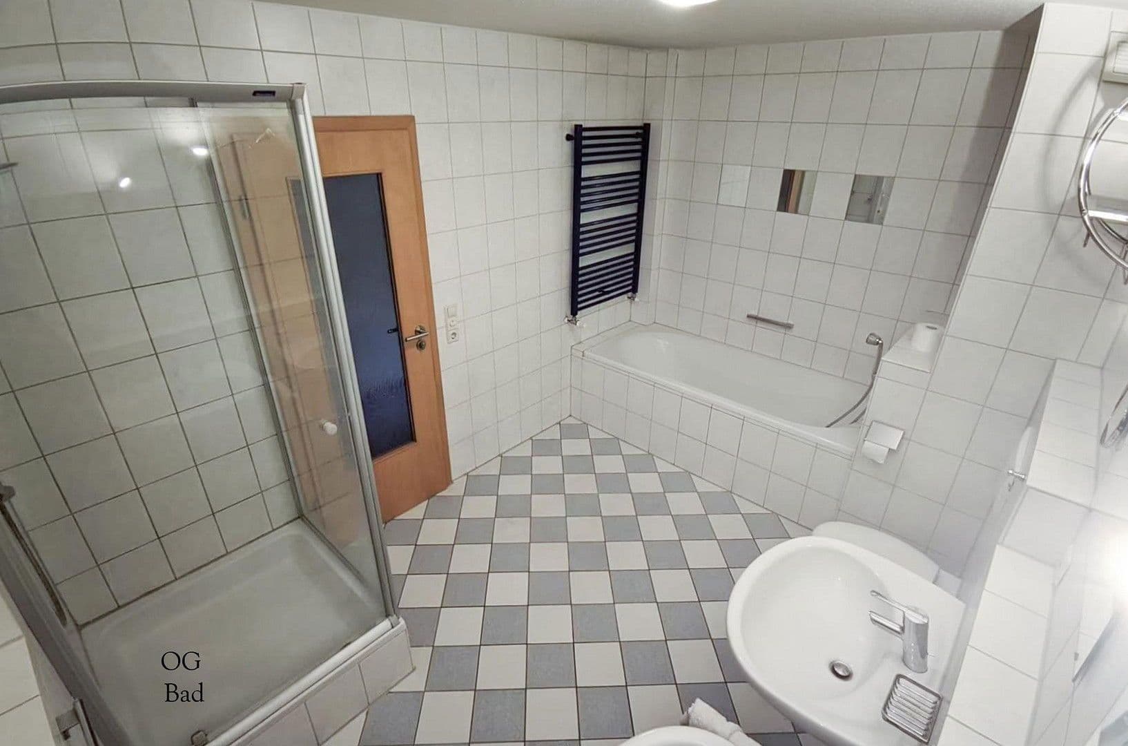 Prodej domu 168 m², pozemek 178 m², Bühlstraße 3/1, Uhingen, Bádensko-Württembersko Prodej domu 168 m², pozemek 178 m², Bühlstraße 3/1, Uhingen, Bádensko-Württembersko