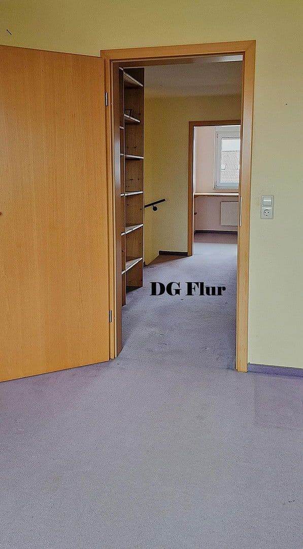 Prodej domu 168 m², pozemek 178 m², Bühlstraße 3/1, Uhingen, Bádensko-Württembersko Prodej domu 168 m², pozemek 178 m², Bühlstraße 3/1, Uhingen, Bádensko-Württembersko