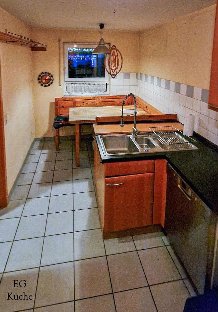 Prodej domu 168 m², pozemek 178 m², Bühlstraße 3/1, Uhingen, Bádensko-Württembersko Prodej domu 168 m², pozemek 178 m², Bühlstraße 3/1, Uhingen, Bádensko-Württembersko