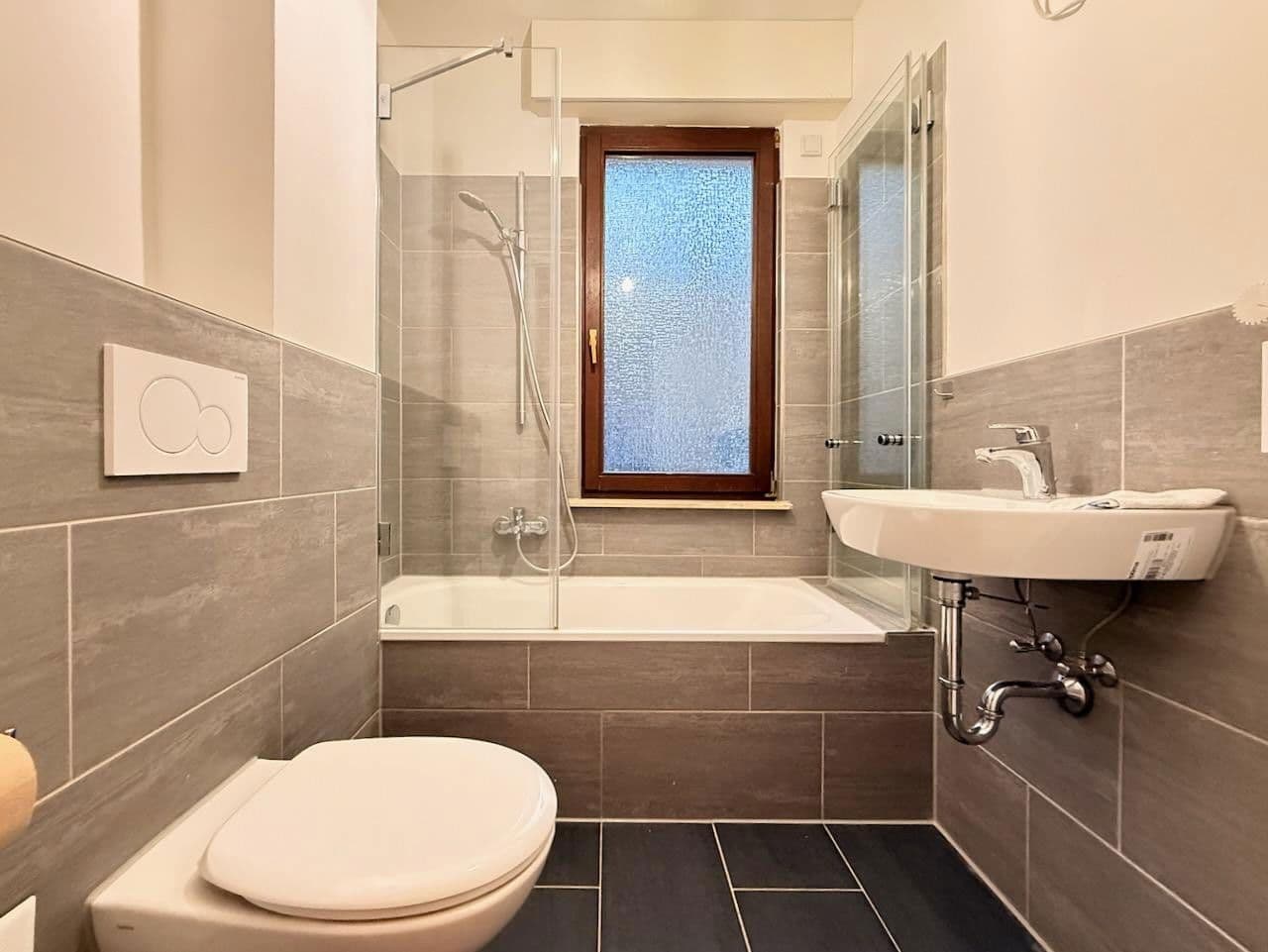 Prodej bytu 3+1 64 m², Frankfurt am Main, Hessen Prodej bytu 3+1 64 m², Frankfurt am Main, Hessen