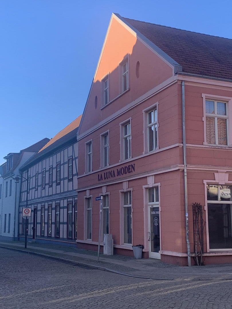 Prodej nebytového prostoru 414 m², Breite Str. 41, Osterburg (Altmark), Sasko-Anhaltsko Prodej nebytového prostoru 414 m², Breite Str. 41, Osterburg (Altmark), Sasko-Anhaltsko
