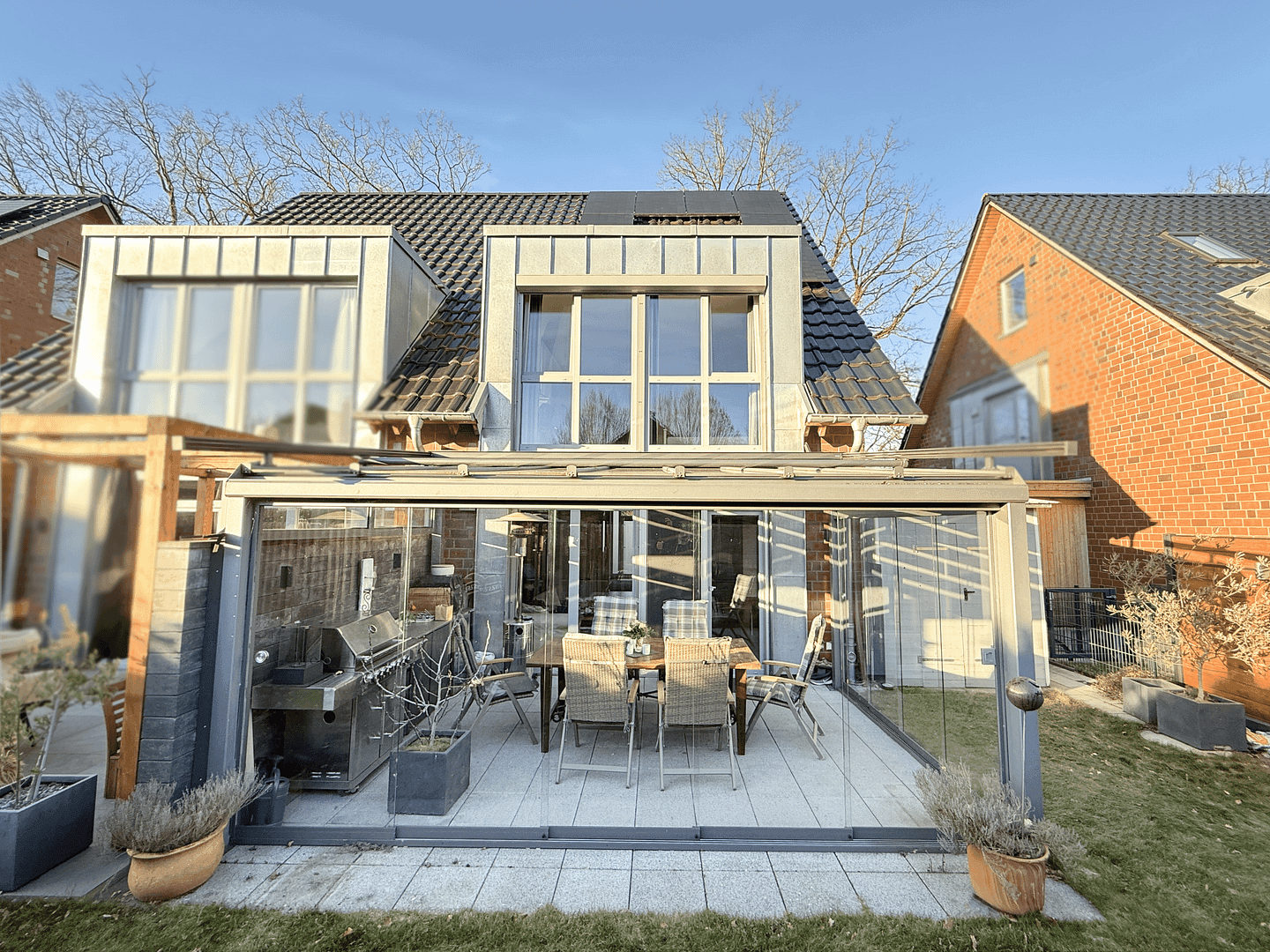 Prodej domu 144 m², pozemek 250 m², Norderstedt, Šlesvicko-Holštýnsko Prodej domu 144 m², pozemek 250 m², Norderstedt, Šlesvicko-Holštýnsko