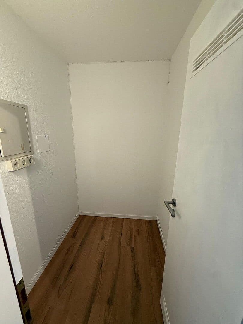 Pronájem bytu 2+kk 63 m², Fritz-Reuter-Straße 16, Stuttgart, Bádensko-Württembersko Pronájem bytu 2+kk 63 m², Fritz-Reuter-Straße 16, Stuttgart, Bádensko-Württembersko