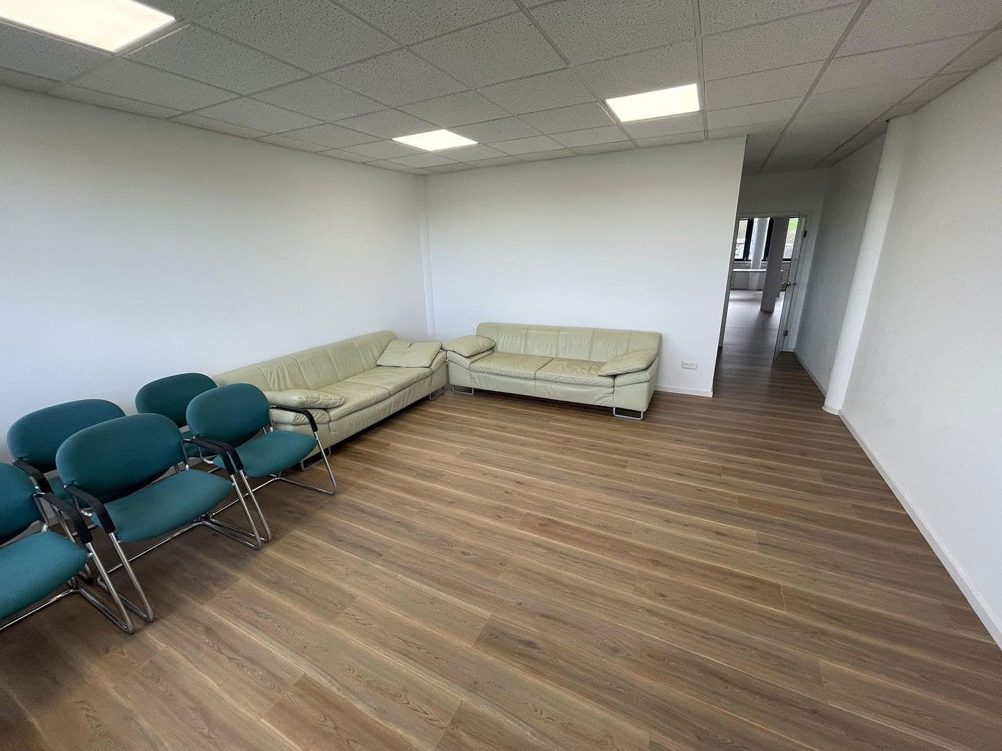 Pronájem kanceláře 480 m², Max-Eyth-Str.23, Ditzingen, Bádensko-Württembersko Pronájem kanceláře 480 m², Max-Eyth-Str.23, Ditzingen, Bádensko-Württembersko