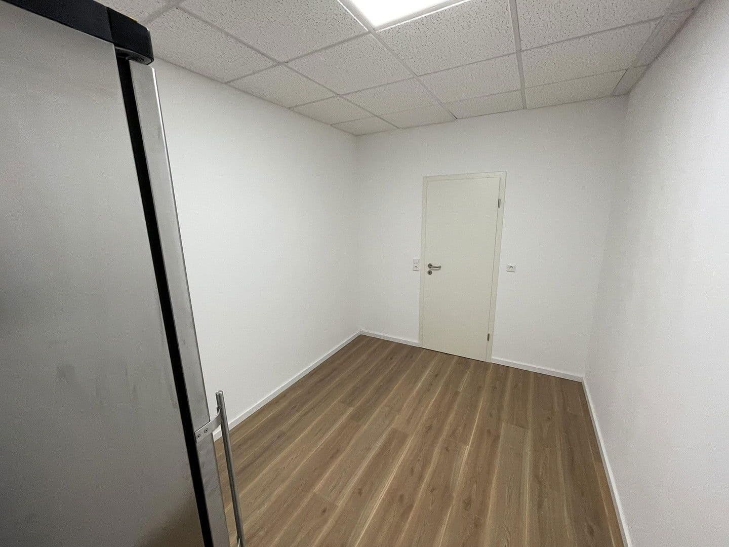 Pronájem kanceláře 480 m², Max-Eyth-Str.23, Ditzingen, Bádensko-Württembersko Pronájem kanceláře 480 m², Max-Eyth-Str.23, Ditzingen, Bádensko-Württembersko