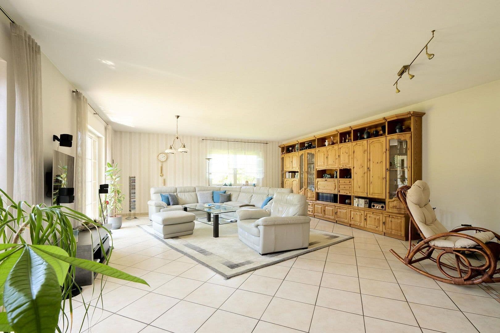 Prodej domu 277 m², pozemek 3.439 m², Treuenbrietzen, Braniborsko Prodej domu 277 m², pozemek 3.439 m², Treuenbrietzen, Braniborsko