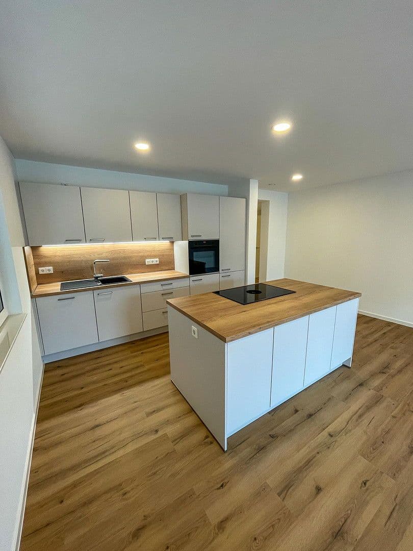 Pronájem bytu 2+1 82 m², Piesport, Porýní-Falc Pronájem bytu 2+1 82 m², Piesport, Porýní-Falc