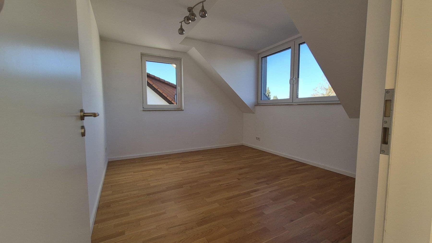 Pronájem bytu 4+1 160 m², Frankfurt, Hessen Pronájem bytu 4+1 160 m², Frankfurt, Hessen