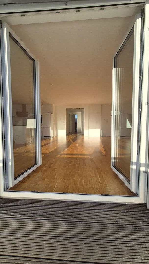 Pronájem bytu 4+1 160 m², Frankfurt, Hessen Pronájem bytu 4+1 160 m², Frankfurt, Hessen