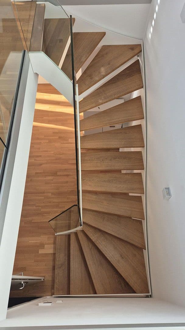 Pronájem bytu 4+1 160 m², Frankfurt, Hessen Pronájem bytu 4+1 160 m², Frankfurt, Hessen