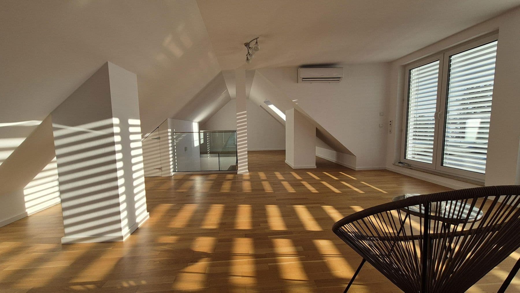 Pronájem bytu 4+1 160 m², Frankfurt, Hessen Pronájem bytu 4+1 160 m², Frankfurt, Hessen