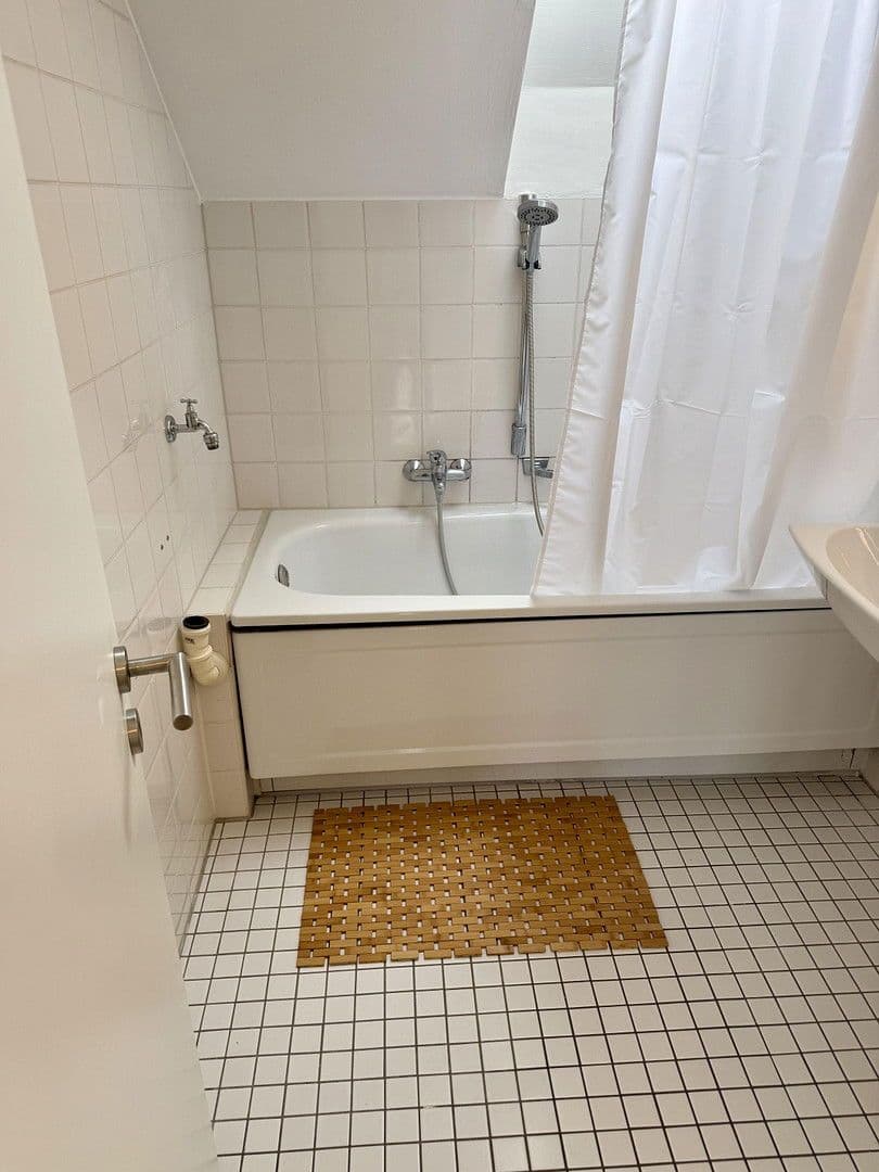 Pronájem bytu 2+1 75 m², Lipper Hellweg 239, Bielefeld, Severní Porýní-Vestfálsko Pronájem bytu 2+1 75 m², Lipper Hellweg 239, Bielefeld, Severní Porýní-Vestfálsko