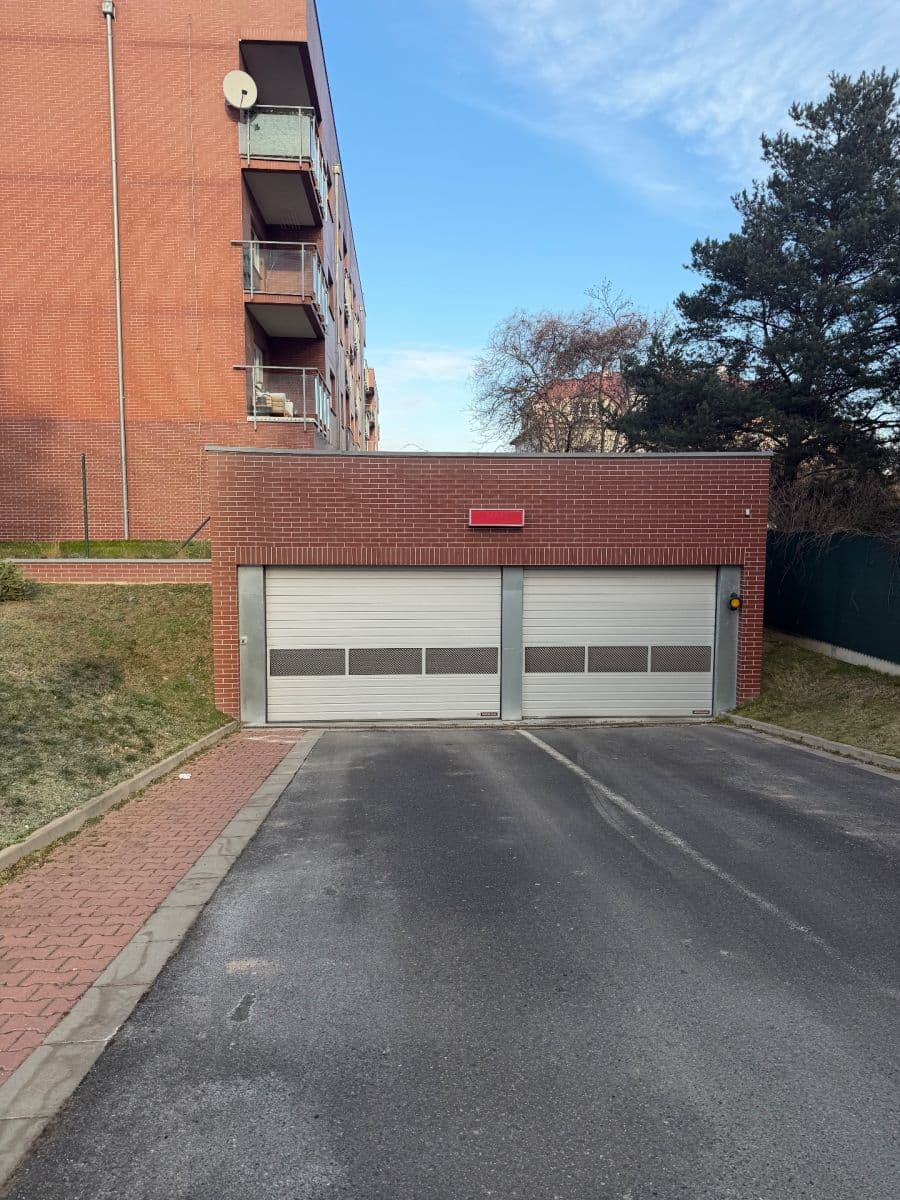 Pronájem garáže 15 m², K Vystrkovu, Praha, Praha Pronájem garáže 15 m², K Vystrkovu, Praha, Praha