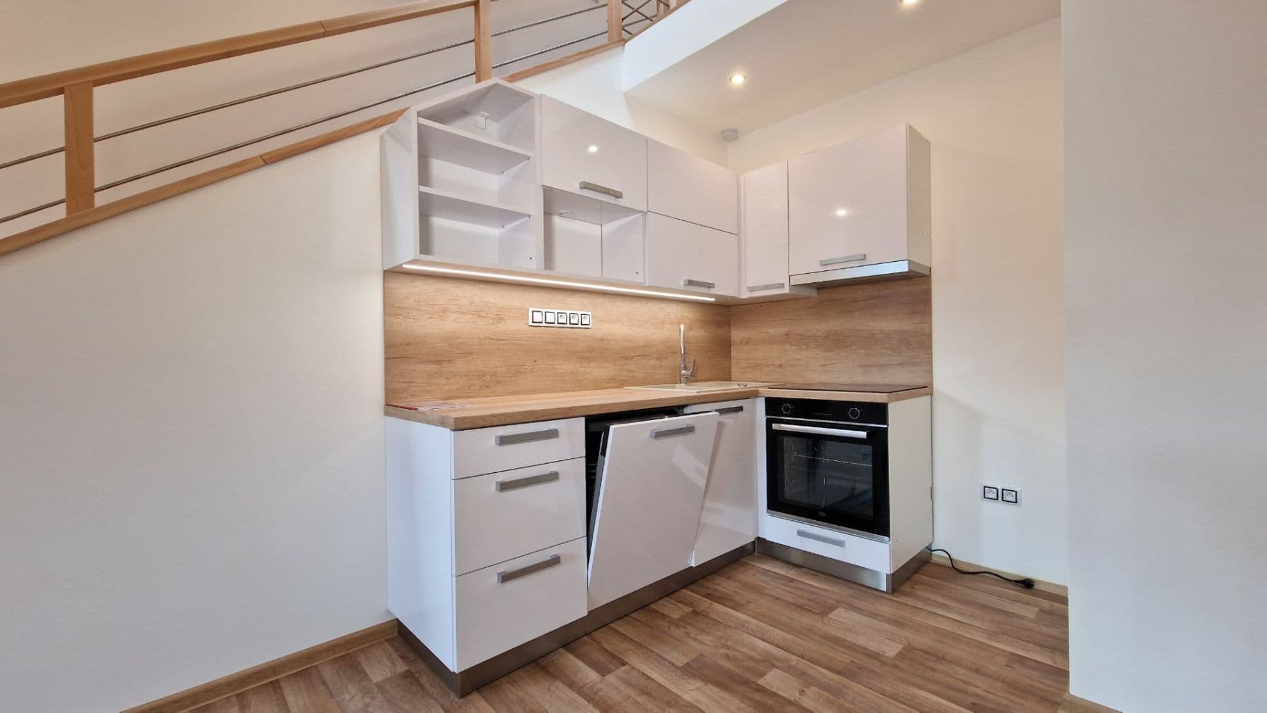 Prodej bytu 3+kk 92 m², Purkyňova, Lanškroun, Pardubický kraj Prodej bytu 3+kk 92 m², Purkyňova, Lanškroun, Pardubický kraj