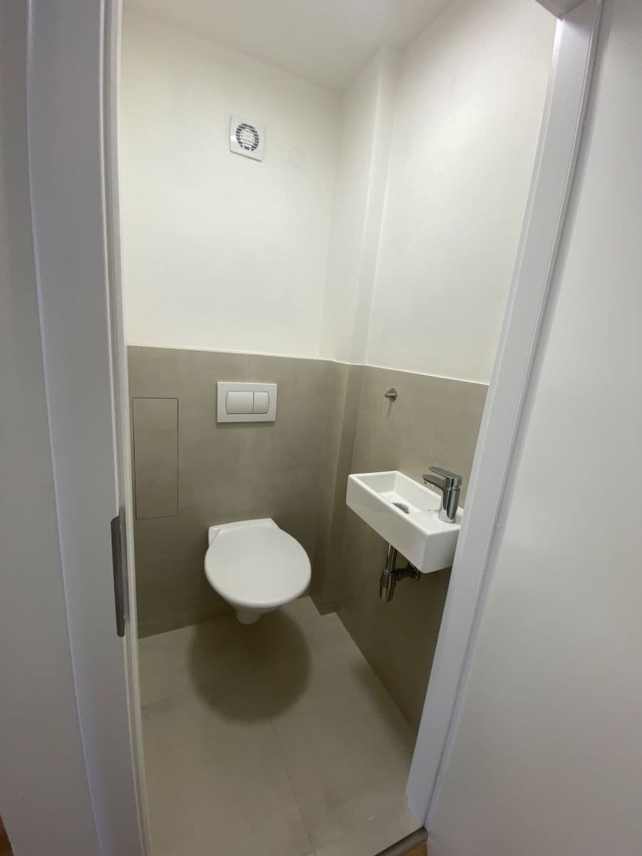 Prodej bytu 3+kk 75 m², Jeseniova, Praha, Praha Prodej bytu 3+kk 75 m², Jeseniova, Praha, Praha