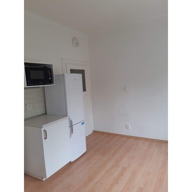 Pronájem bytu 2+kk 40 m², Kladenská, Praha, Praha Pronájem bytu 2+kk 40 m², Kladenská, Praha, Praha