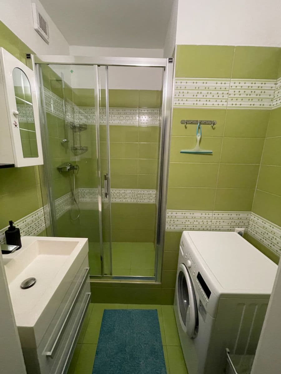 Pronájem bytu 2+1 50 m², Jedlíkova, Nitra, Nitriansky kraj Pronájem bytu 2+1 50 m², Jedlíkova, Nitra, Nitriansky kraj