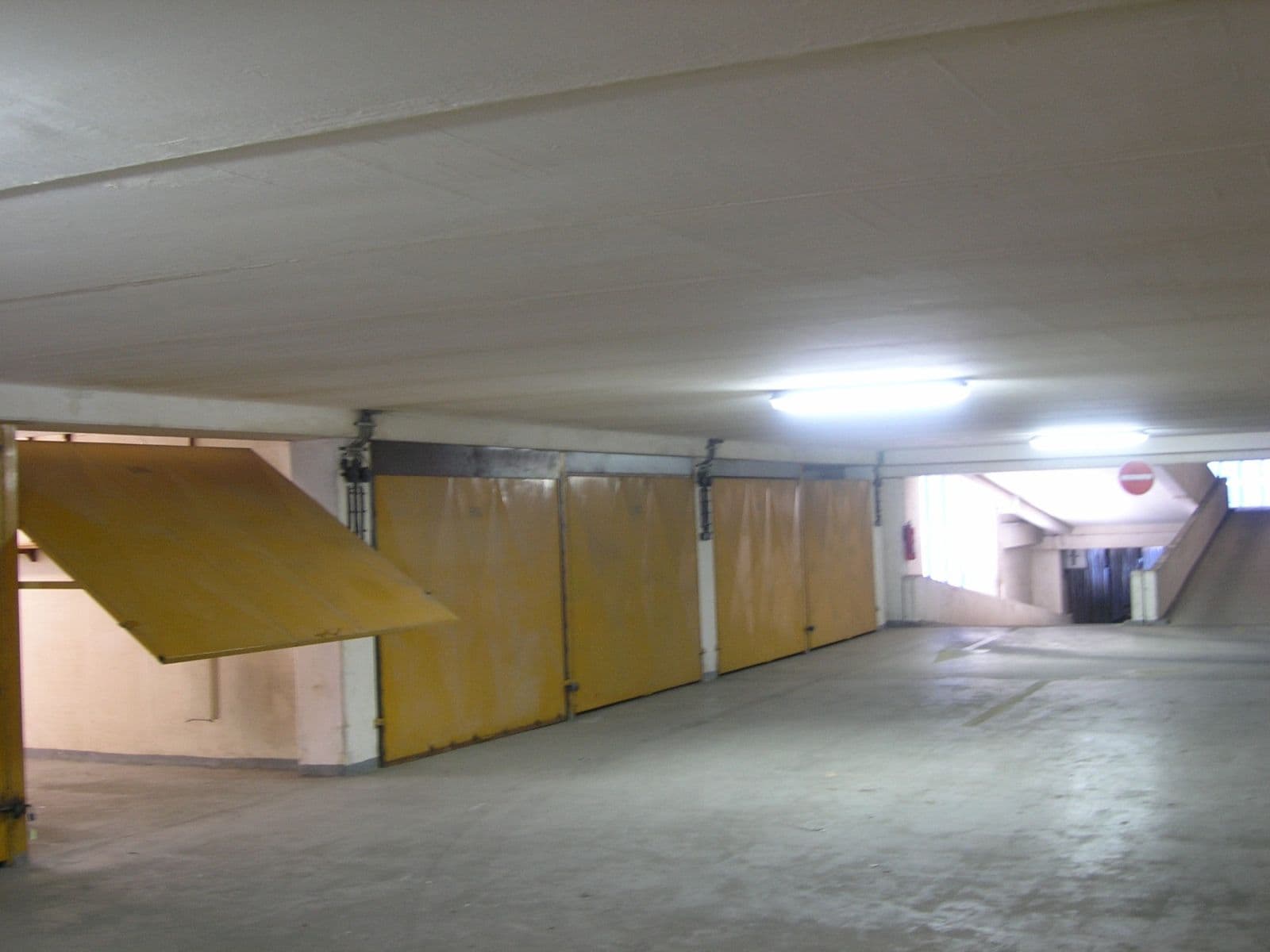 Pronájem garáže 18 m², Holušická, Praha, Praha Pronájem garáže 18 m², Holušická, Praha, Praha