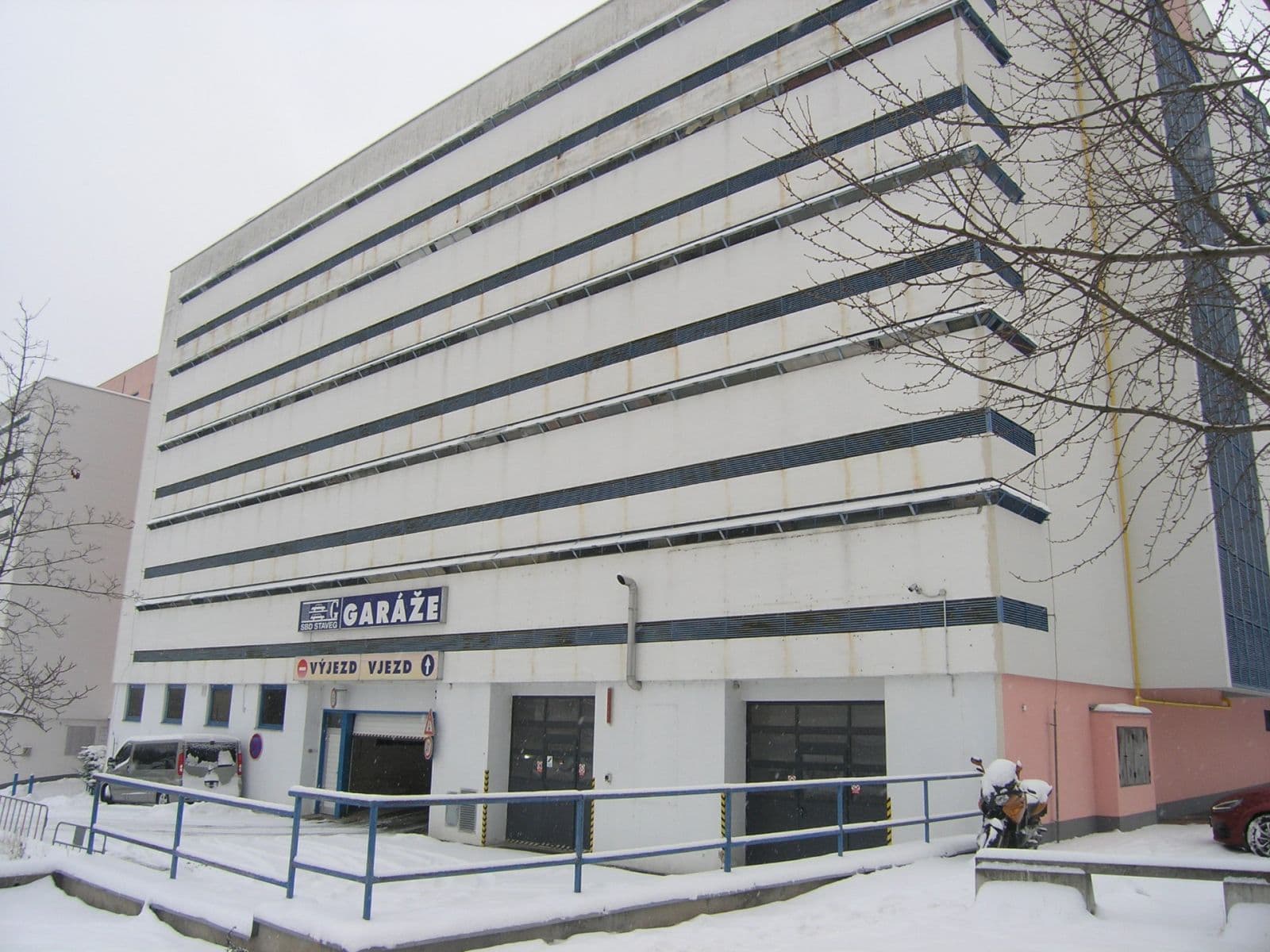 Pronájem garáže 18 m², Holušická, Praha, Praha Pronájem garáže 18 m², Holušická, Praha, Praha