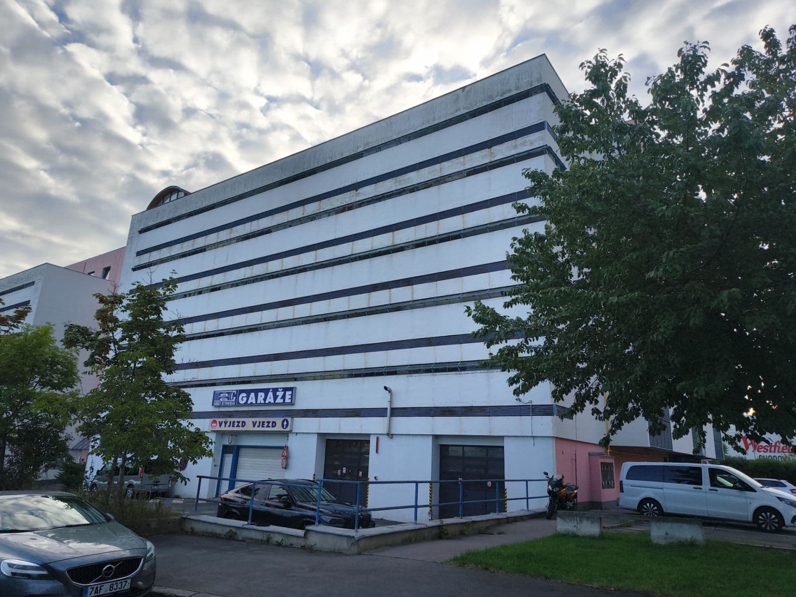 Pronájem garáže 18 m², Holušická, Praha, Praha Pronájem garáže 18 m², Holušická, Praha, Praha
