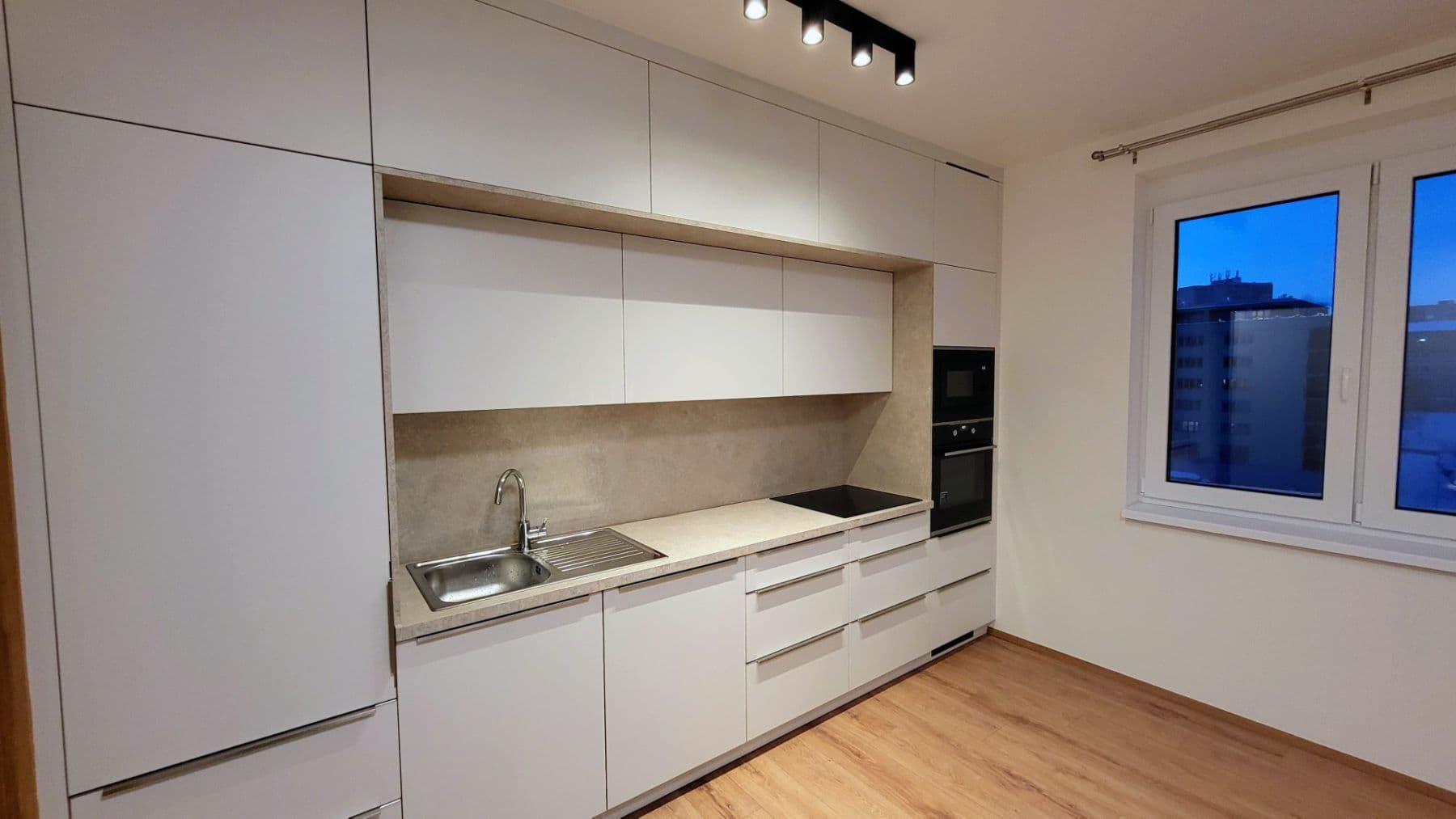 Pronájem bytu 2+kk 60 m², Tovární, Liberec, Liberecký kraj Pronájem bytu 2+kk 60 m², Tovární, Liberec, Liberecký kraj