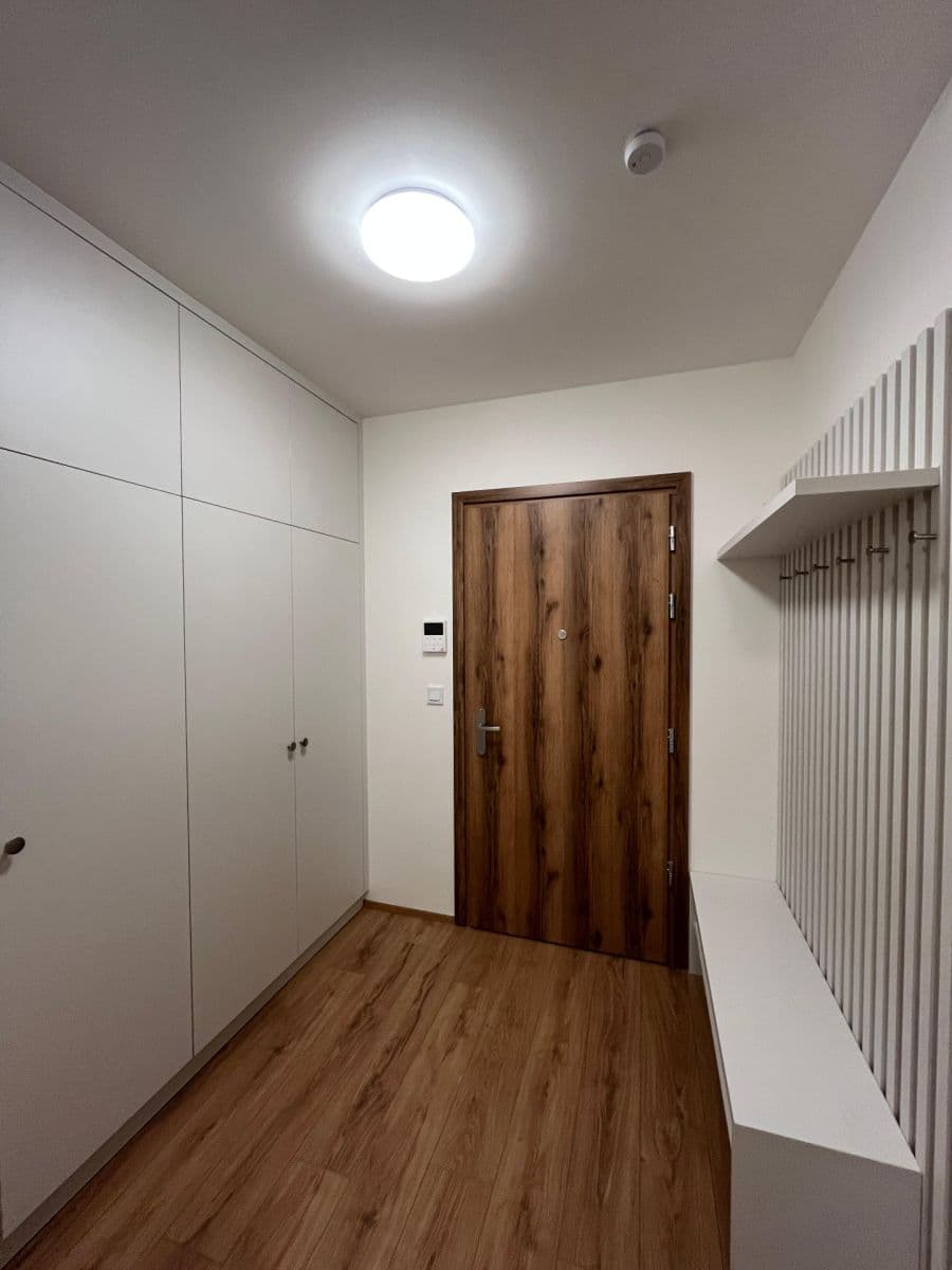 Pronájem bytu 2+kk 60 m², Tovární, Liberec, Liberecký kraj Pronájem bytu 2+kk 60 m², Tovární, Liberec, Liberecký kraj