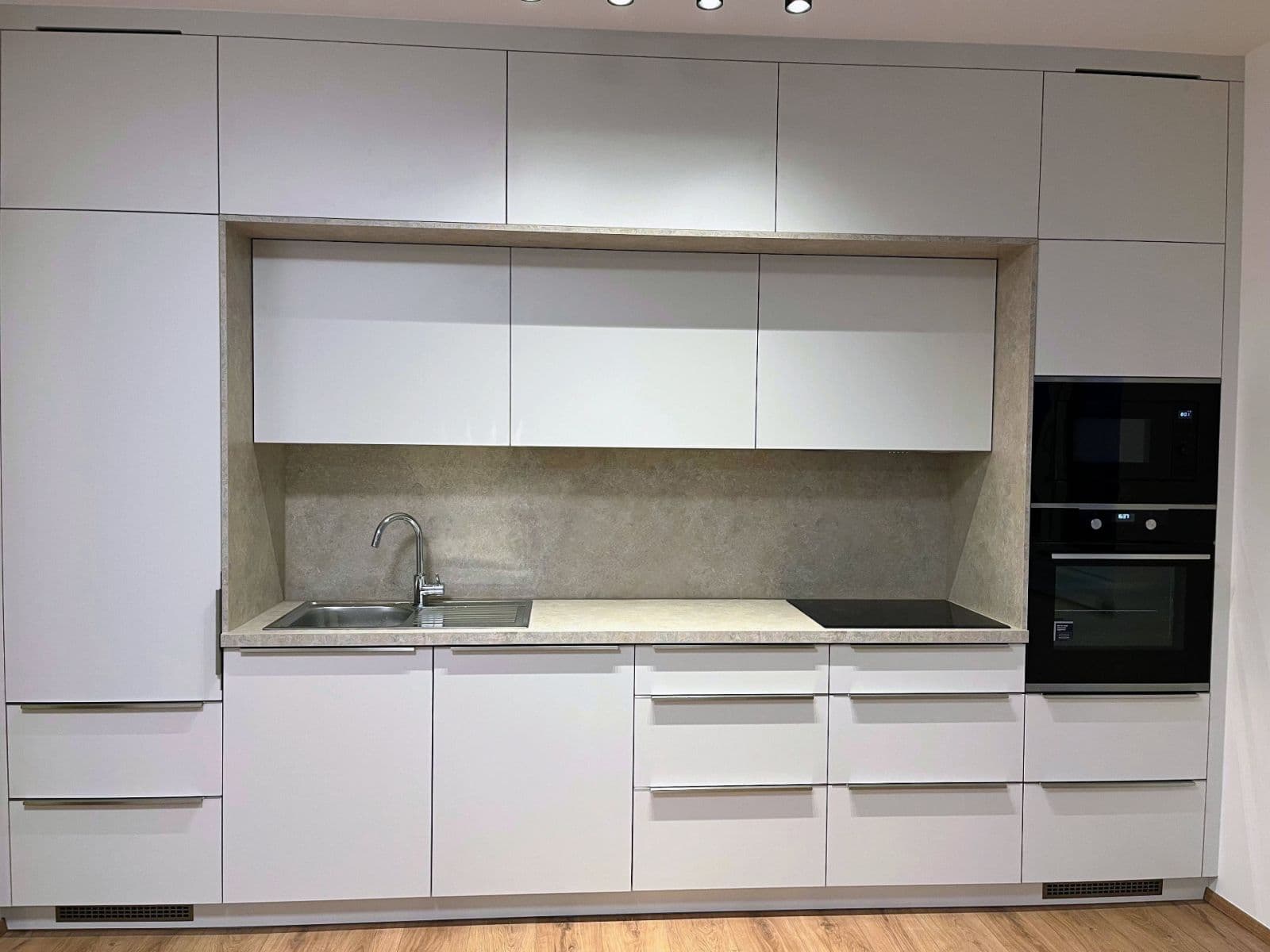 Pronájem bytu 2+kk 60 m², Tovární, Liberec, Liberecký kraj Pronájem bytu 2+kk 60 m², Tovární, Liberec, Liberecký kraj