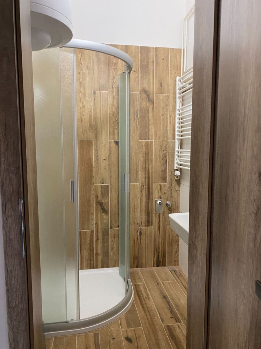 Pronájem bytu 2+kk 50 m², Svěchyňova, Chrudim, Pardubický kraj Pronájem bytu 2+kk 50 m², Svěchyňova, Chrudim, Pardubický kraj