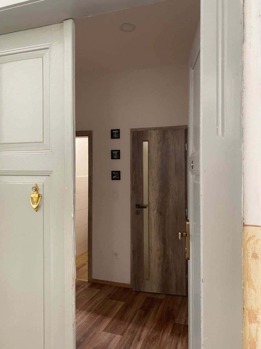 Pronájem bytu 2+kk 50 m², Svěchyňova, Chrudim, Pardubický kraj Pronájem bytu 2+kk 50 m², Svěchyňova, Chrudim, Pardubický kraj