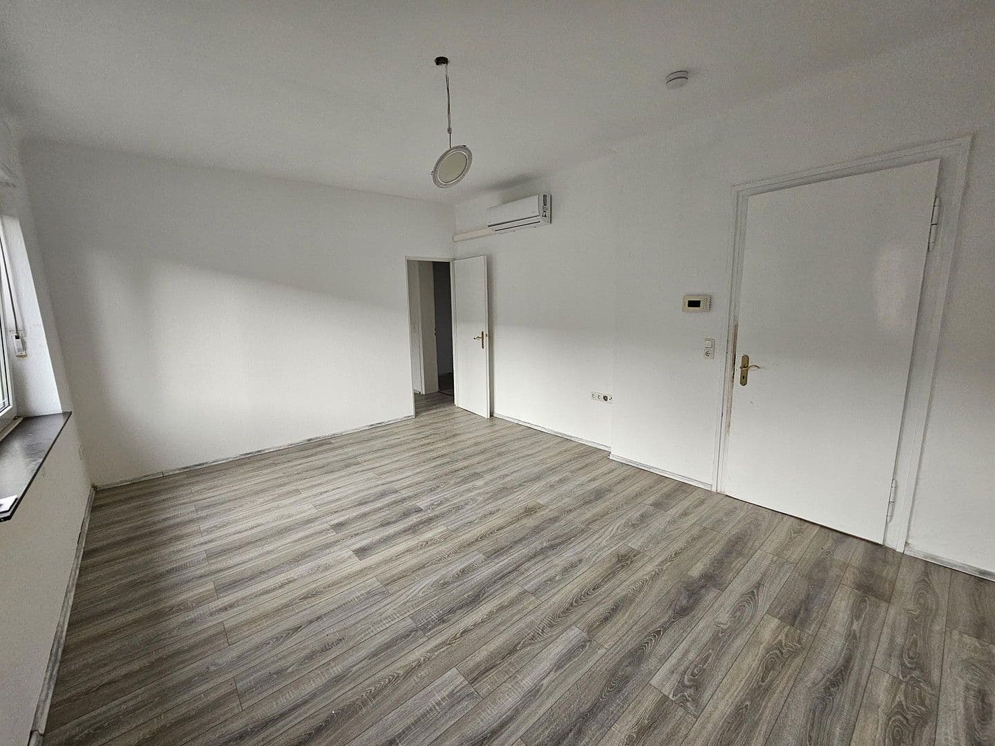 Pronájem bytu 3+1 50 m², Bahnhofstr. 48, Alsdorf, Severní Porýní-Vestfálsko Pronájem bytu 3+1 50 m², Bahnhofstr. 48, Alsdorf, Severní Porýní-Vestfálsko