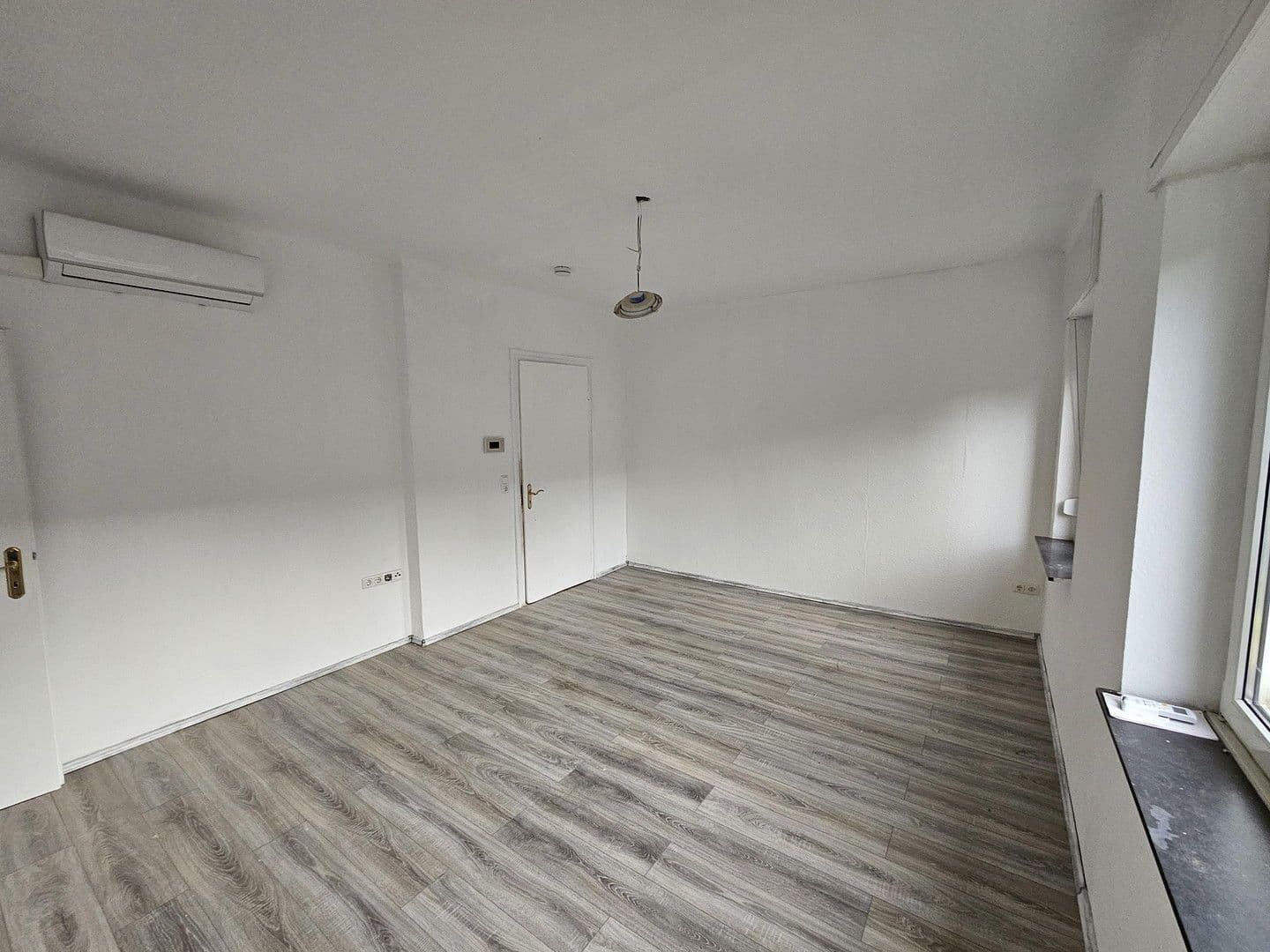 Pronájem bytu 3+1 50 m², Bahnhofstr. 48, Alsdorf, Severní Porýní-Vestfálsko Pronájem bytu 3+1 50 m², Bahnhofstr. 48, Alsdorf, Severní Porýní-Vestfálsko