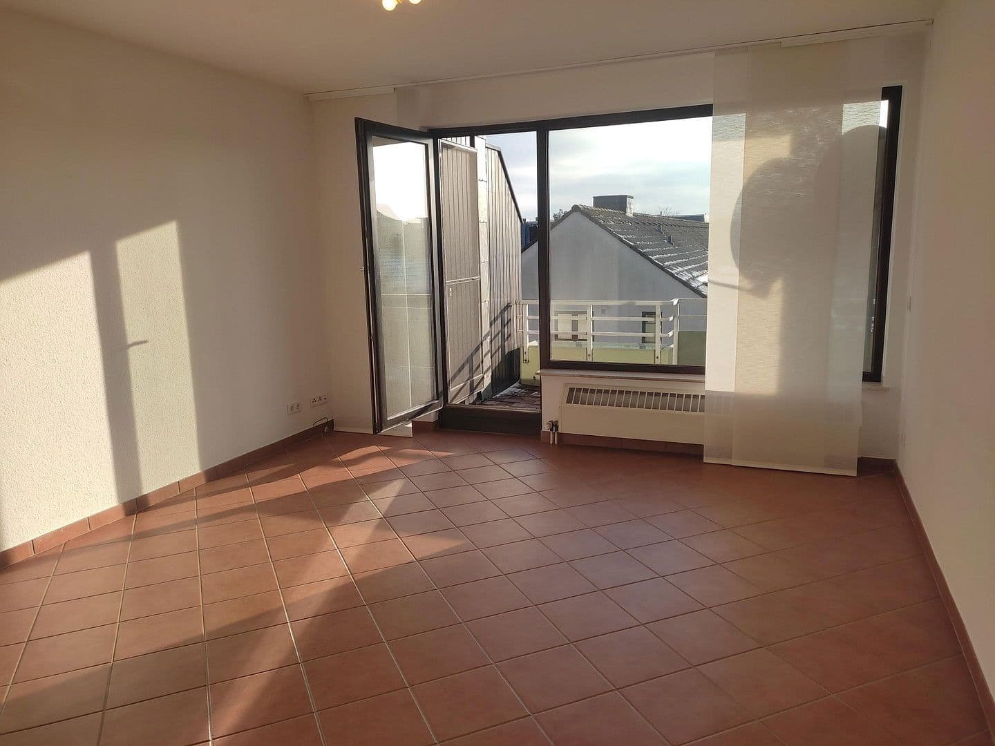 Pronájem bytu 2+1 73 m², Salzburger Straße 30, Monheim am Rhein, Severní Porýní-Vestfálsko Pronájem bytu 2+1 73 m², Salzburger Straße 30, Monheim am Rhein, Severní Porýní-Vestfálsko