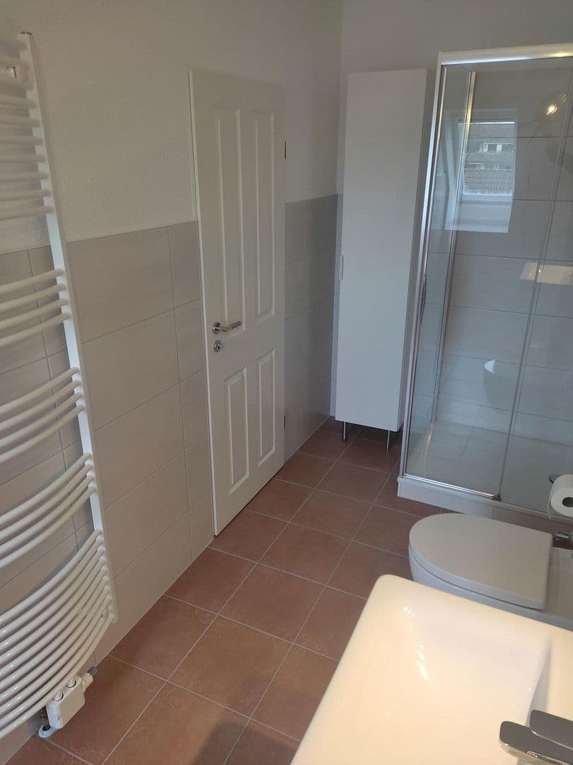 Pronájem bytu 2+1 73 m², Salzburger Straße 30, Monheim am Rhein, Severní Porýní-Vestfálsko Pronájem bytu 2+1 73 m², Salzburger Straße 30, Monheim am Rhein, Severní Porýní-Vestfálsko