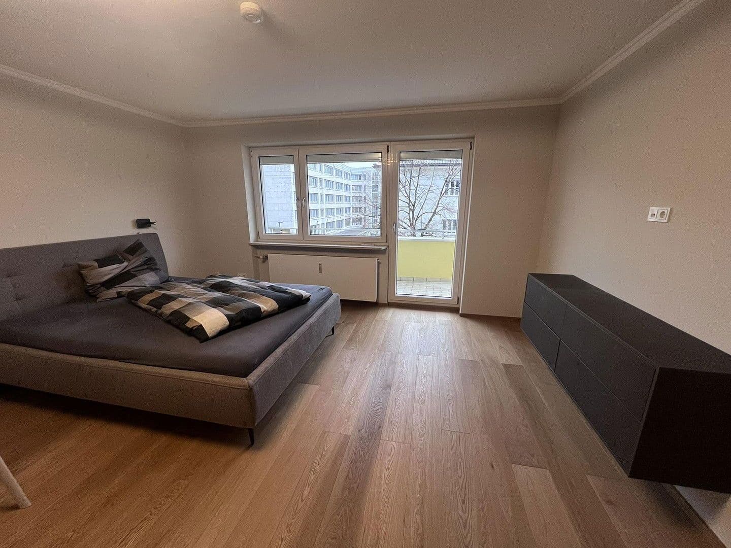 Pronájem bytu 1+1 42 m², Schellingstr., München, Bavorsko Pronájem bytu 1+1 42 m², Schellingstr., München, Bavorsko