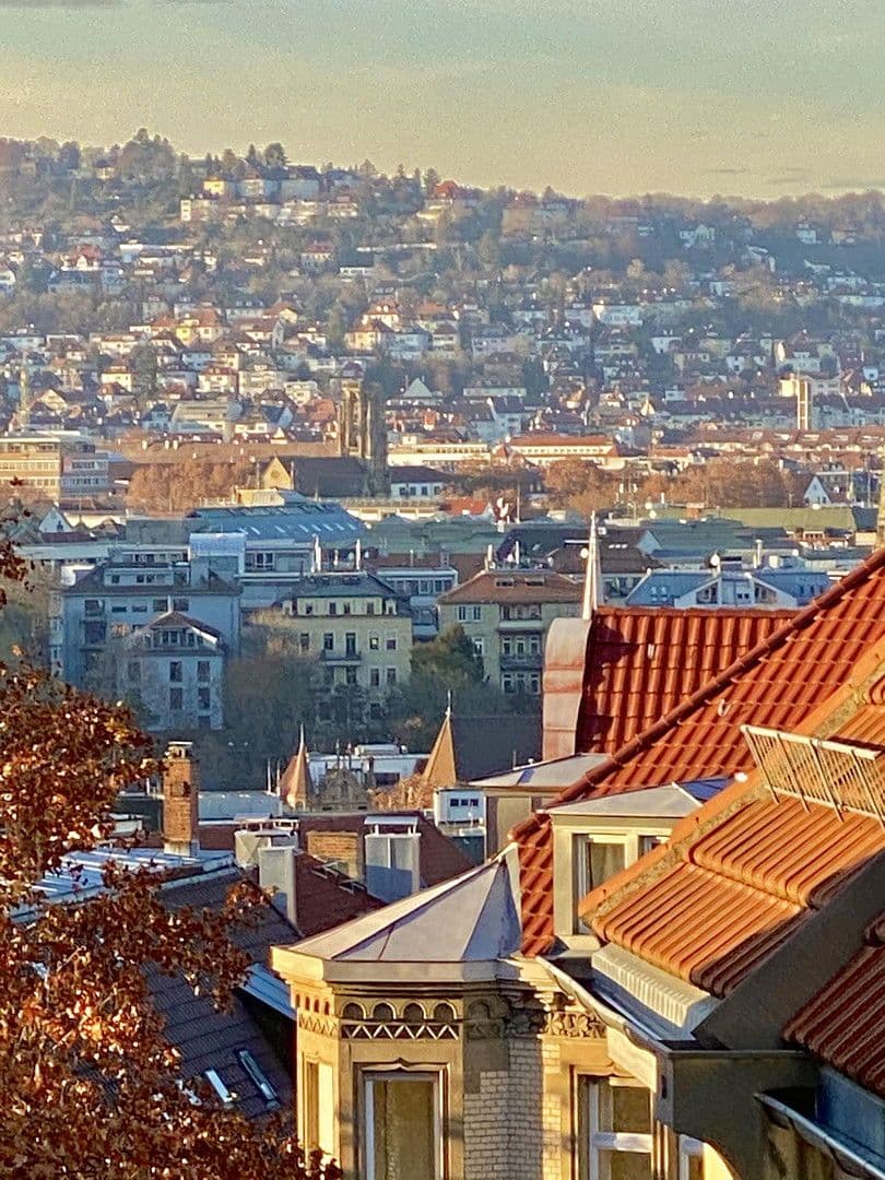 Pronájem bytu 4+1 124 m², Stuttgart, Bádensko-Württembersko Pronájem bytu 4+1 124 m², Stuttgart, Bádensko-Württembersko